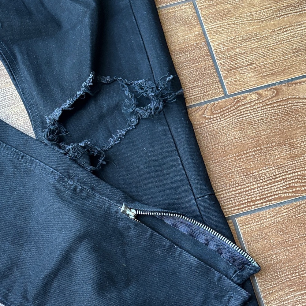 MNML Distressed Black Skinny Jeans - Picture 3 of 7